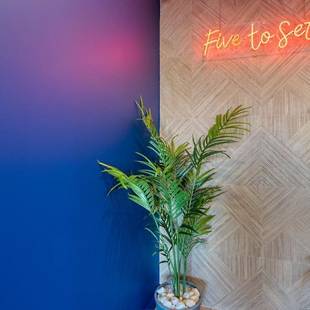 Five To Sete Hotel Luaran gambar